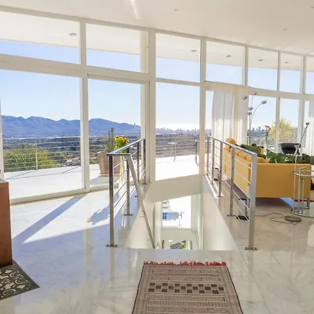 Luxury With Fantastic Views And Large Pool